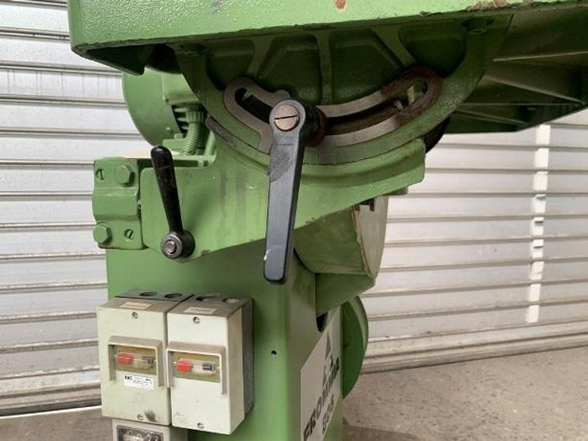 Scheibenschleifmaschine FROMMIA - Faipari gép: 4 kép. Scheibenschleifmaschine FROMMIA - Faipari gép: 4 kép.