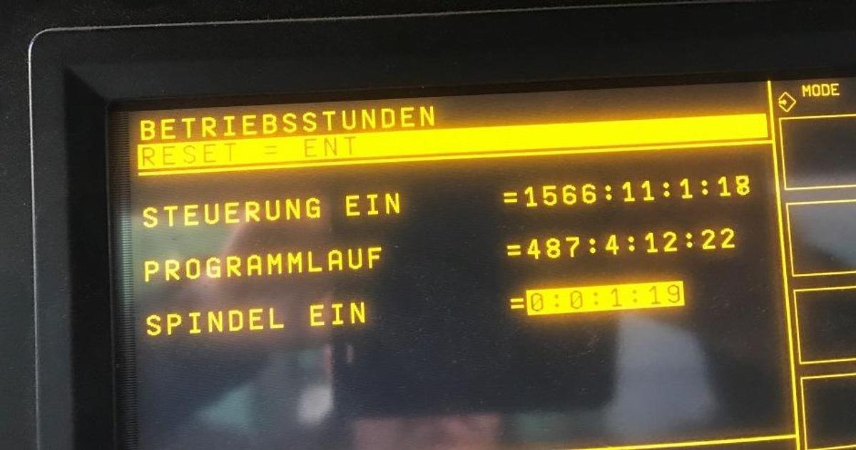 Vertikal-Bearbeitungszentrum BRIDGEPORT - CNC megmunkáló központ: 4 kép. Vertikal-Bearbeitungszentrum BRIDGEPORT - CNC megmunkáló központ: 4 kép.