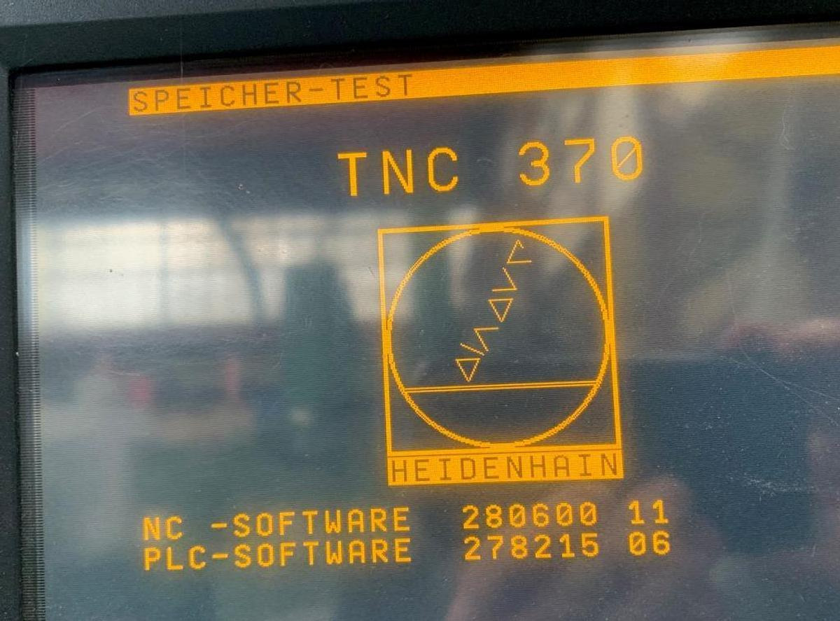 Vertikal-Bearbeitungszentrum BRIDGEPORT - CNC megmunkáló központ: 5 kép. Vertikal-Bearbeitungszentrum BRIDGEPORT - CNC megmunkáló központ: 5 kép.