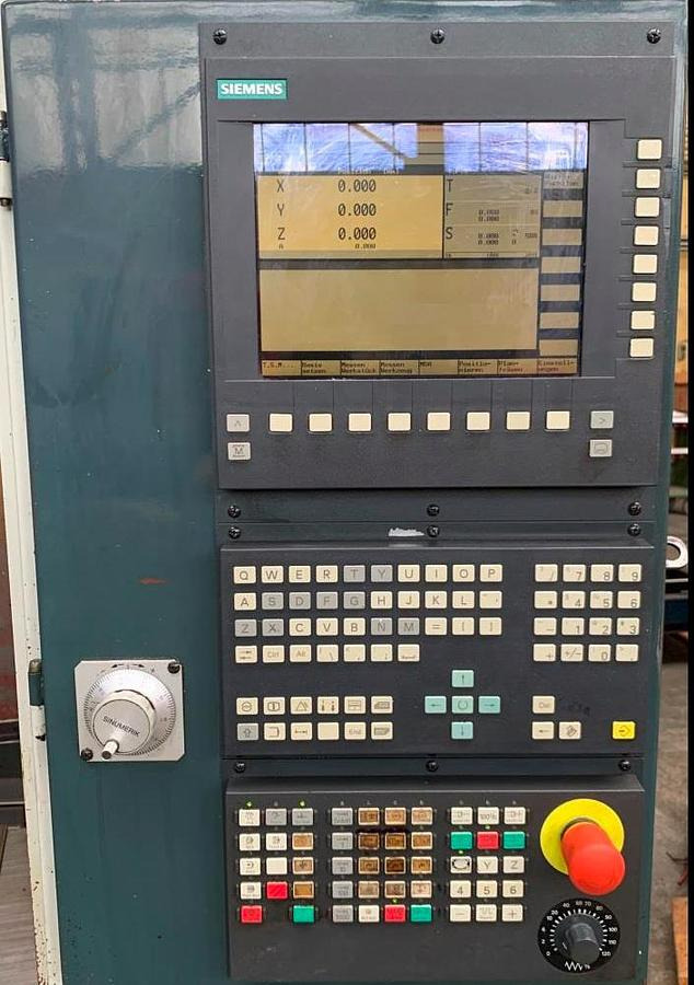 Vertikal-Bearbeitungszentrum LEADWELL - CNC megmunkáló központ: 4 kép. Vertikal-Bearbeitungszentrum LEADWELL - CNC megmunkáló központ: 4 kép.