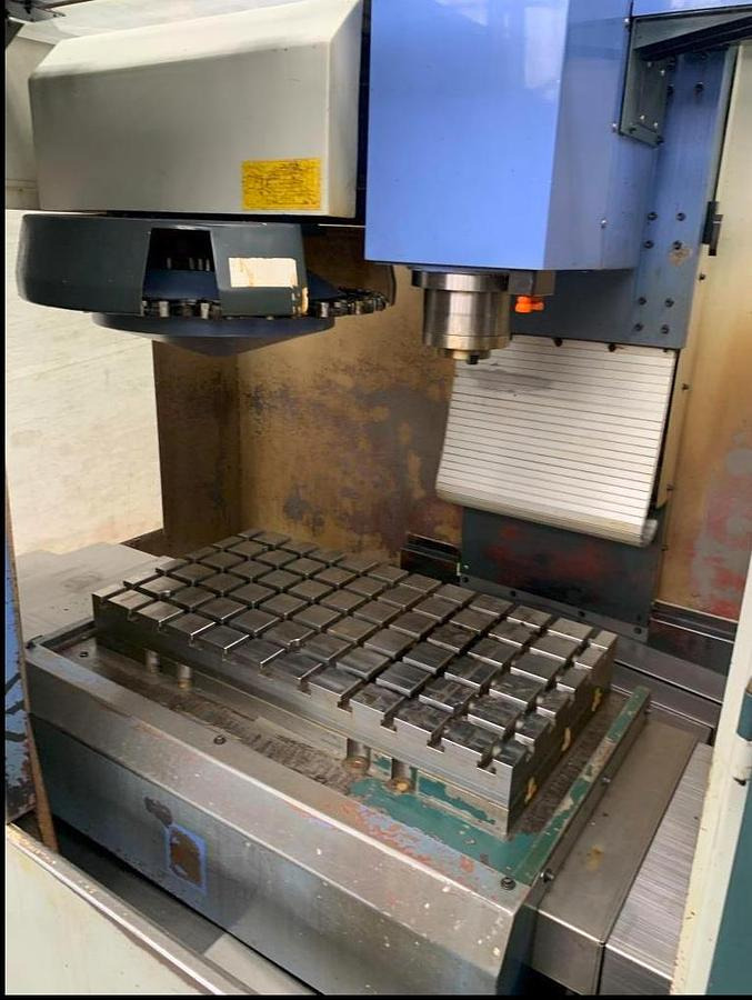 Vertikal-Bearbeitungszentrum LEADWELL - CNC megmunkáló központ: 3 kép. Vertikal-Bearbeitungszentrum LEADWELL - CNC megmunkáló központ: 3 kép.