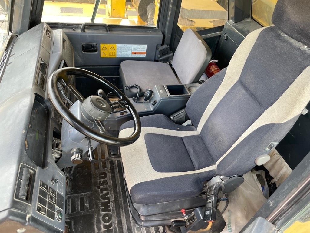 Komatsu HD 465-7 E0 - Bánya teherautó: 4 kép. Komatsu HD 465-7 E0 - Bánya teherautó: 4 kép.