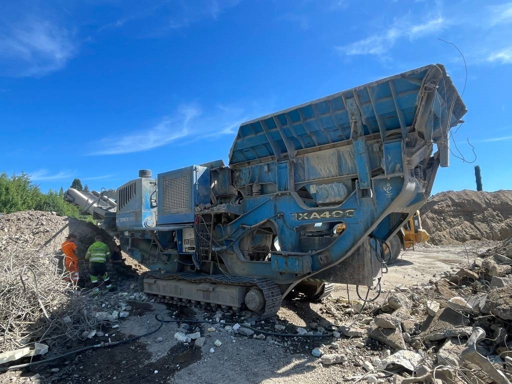 Terex Pegson XA 400 - Mobil törőgép: 2 kép. Terex Pegson XA 400 - Mobil törőgép: 2 kép.