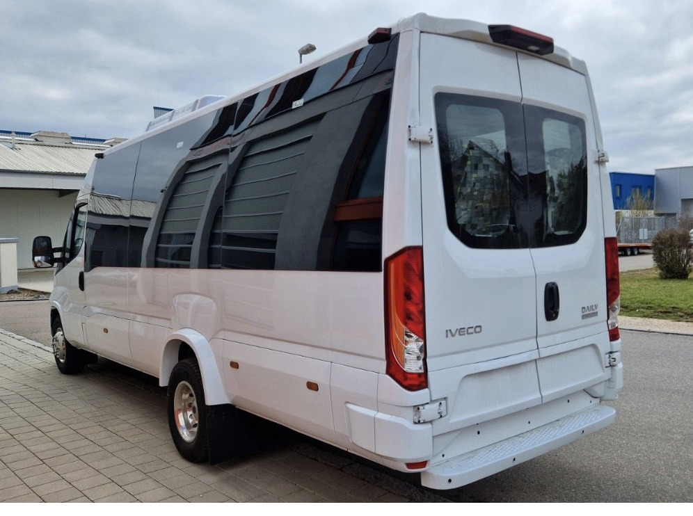 Iveco Daily C65 - Minibusz, Kisbusz: 2 kép. Iveco Daily C65 - Minibusz, Kisbusz: 2 kép.