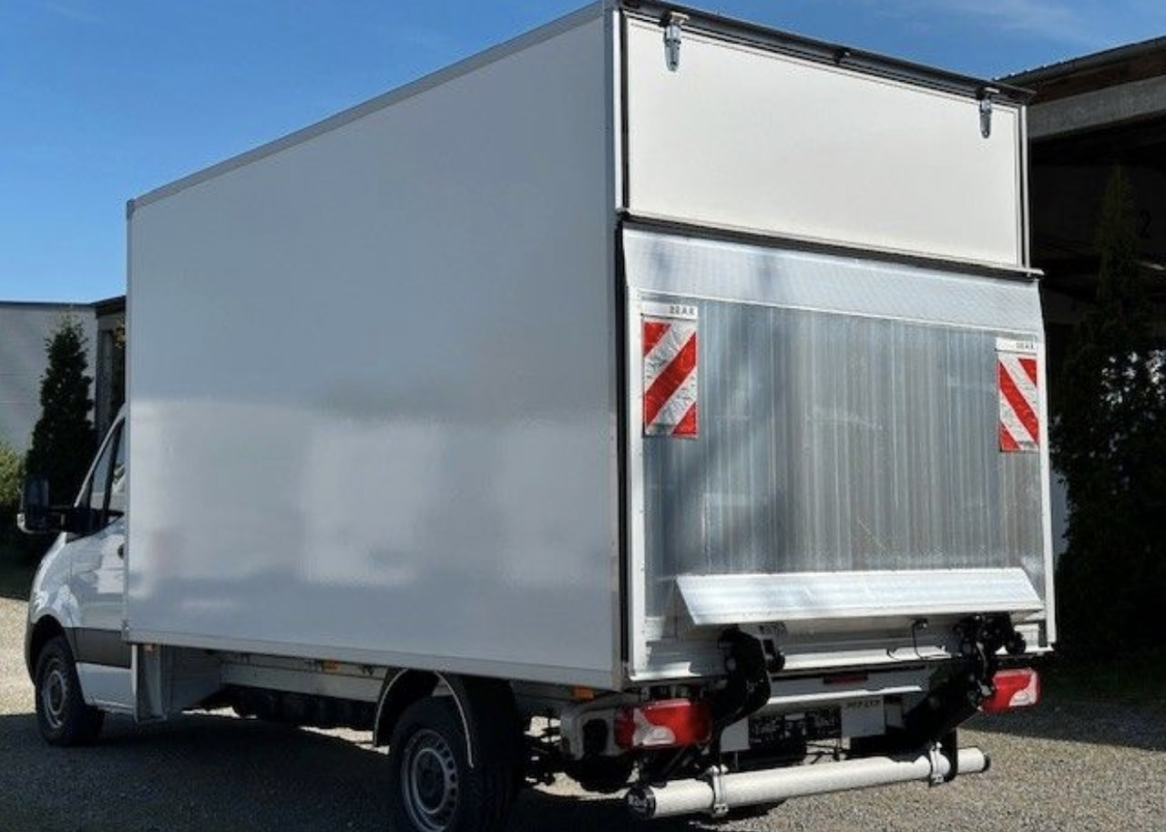 MERCEDES-BENZ Sprinter 317 CDI - Dobozos felépítményű teherautó: 4 kép. MERCEDES-BENZ Sprinter 317 CDI - Dobozos felépítményű teherautó: 4 kép.