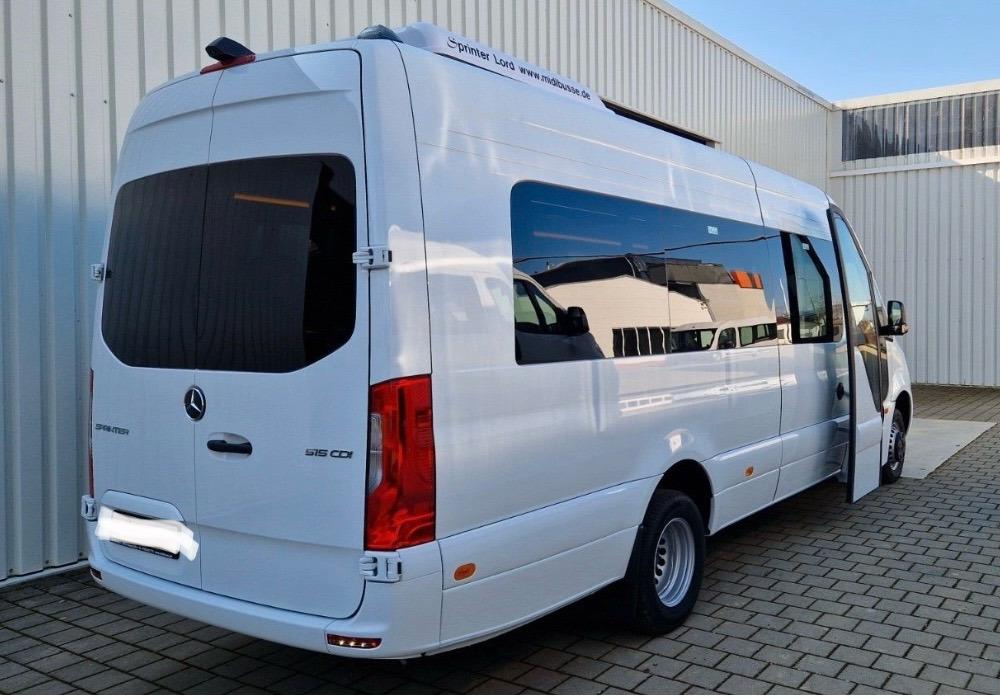 Mercedes Benz Sprinter 515 CDI ADA Systeme 22 sitze - Minibusz, Kisbusz: 3 kép. Mercedes Benz Sprinter 515 CDI ADA Systeme 22 sitze - Minibusz, Kisbusz: 3 kép.