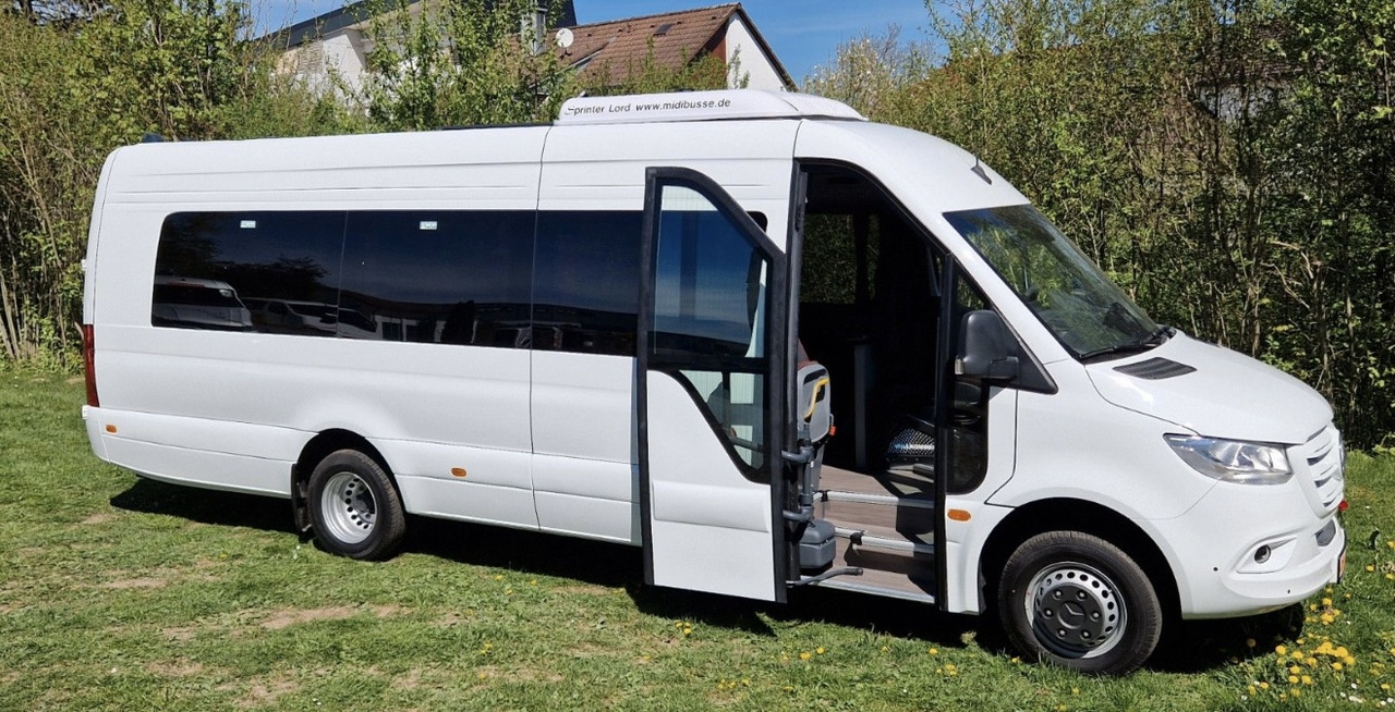 Mercedes Benz Sprinter 517 Lord Comfort xxl 23 sitze - Minibusz, Kisbusz: 2 kép. Mercedes Benz Sprinter 517 Lord Comfort xxl 23 sitze - Minibusz, Kisbusz: 2 kép.