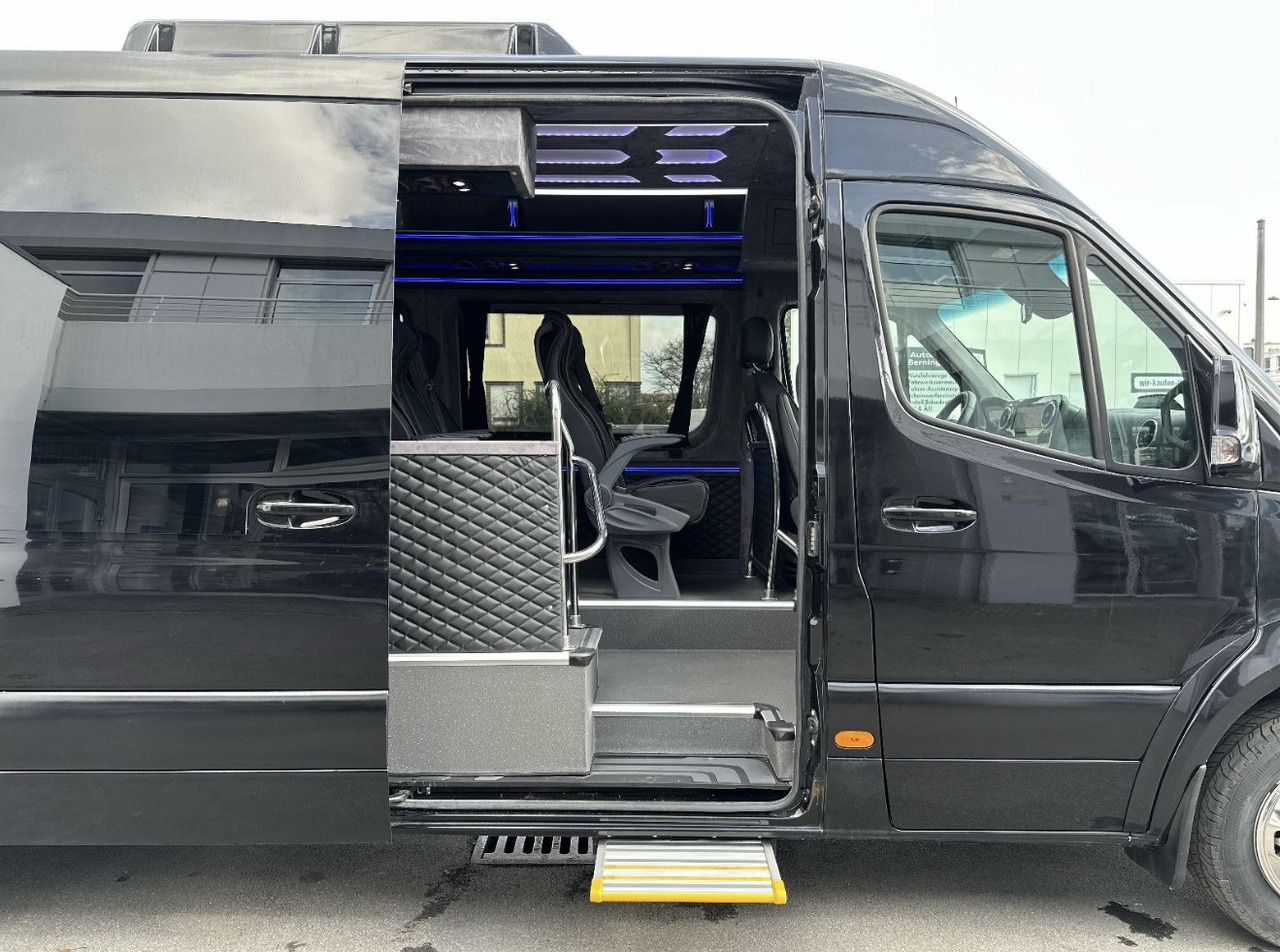 Mercedes Benz Sprinter 519 CDI - Minibusz, Kisbusz: 2 kép. Mercedes Benz Sprinter 519 CDI - Minibusz, Kisbusz: 2 kép.