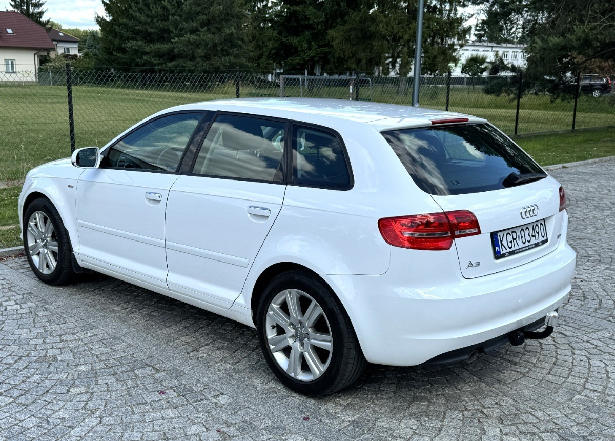 Audi A3 1.6 TDI 105KM Bezwypadkowy potwierdzony przebieg AUTO BARDZO ZADBANE - Autó: 4 kép. Audi A3 1.6 TDI 105KM Bezwypadkowy potwierdzony przebieg AUTO BARDZO ZADBANE - Autó: 4 kép.