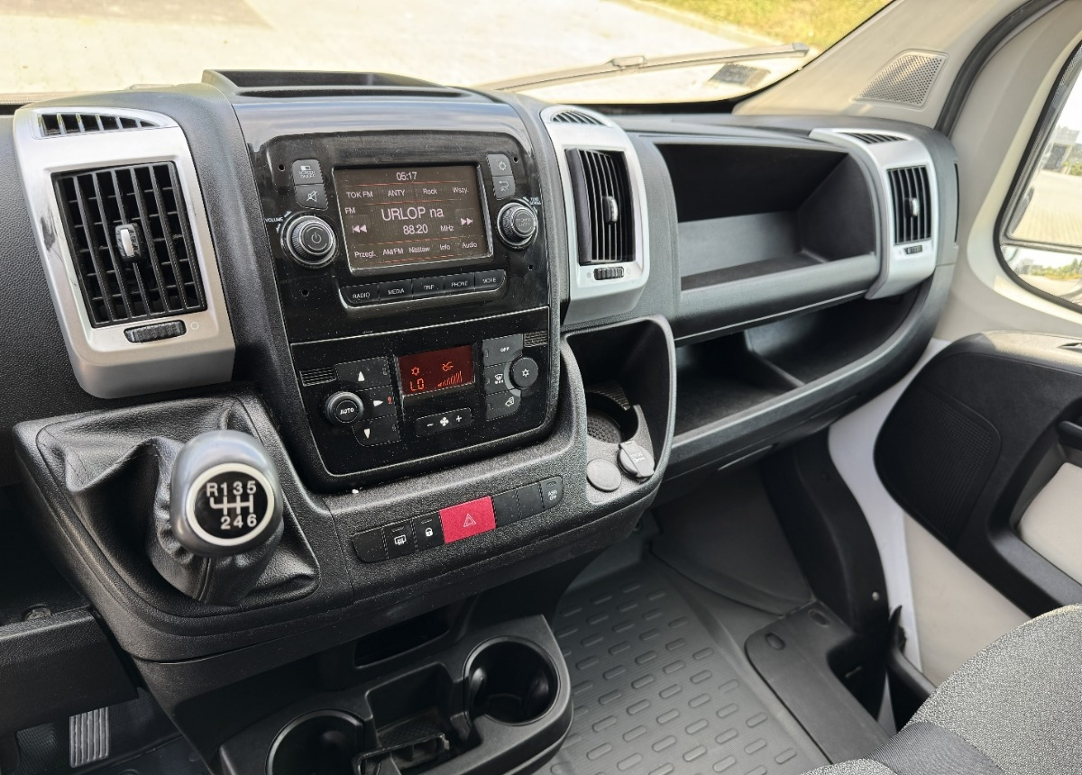 Fiat Ducato L4H3 MAXI 2.3 180KM Rok 2019 LED KAMERA Bezwypadkowy Salon PL - Furgon: 5 kép. Fiat Ducato L4H3 MAXI 2.3 180KM Rok 2019 LED KAMERA Bezwypadkowy Salon PL - Furgon: 5 kép.