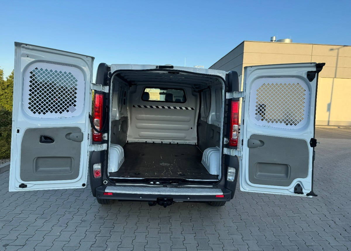 Renault Trafic 2.0 DCI 115KM LONG 2012 Rok Klimatyzacja Nawigacja BEZWYPADKOWY - Furgon: 5 kép. Renault Trafic 2.0 DCI 115KM LONG 2012 Rok Klimatyzacja Nawigacja BEZWYPADKOWY - Furgon: 5 kép.