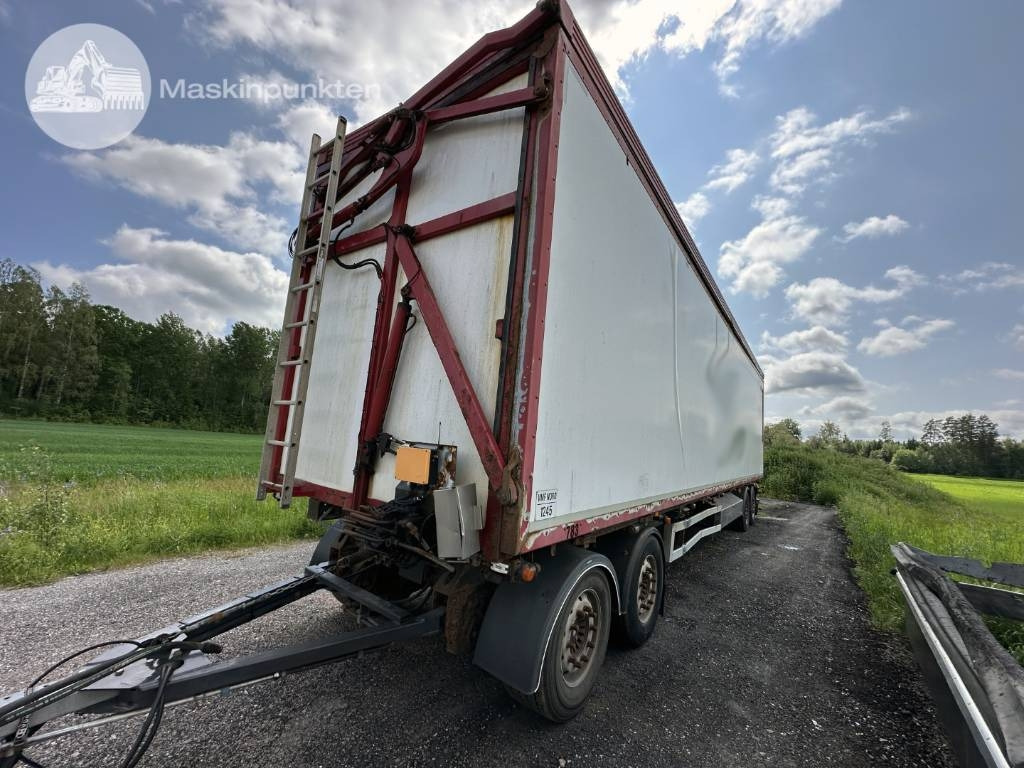 BURE LB360F - Rönkszállító pótkocsi: 1 kép. BURE LB360F - Rönkszállító pótkocsi: 1 kép.