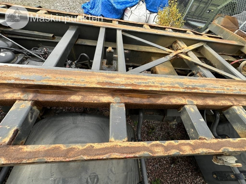 Multiliftes/ Konténerszállító pótkocsi Briab SLB 3XTB-30-76: 37 kép.