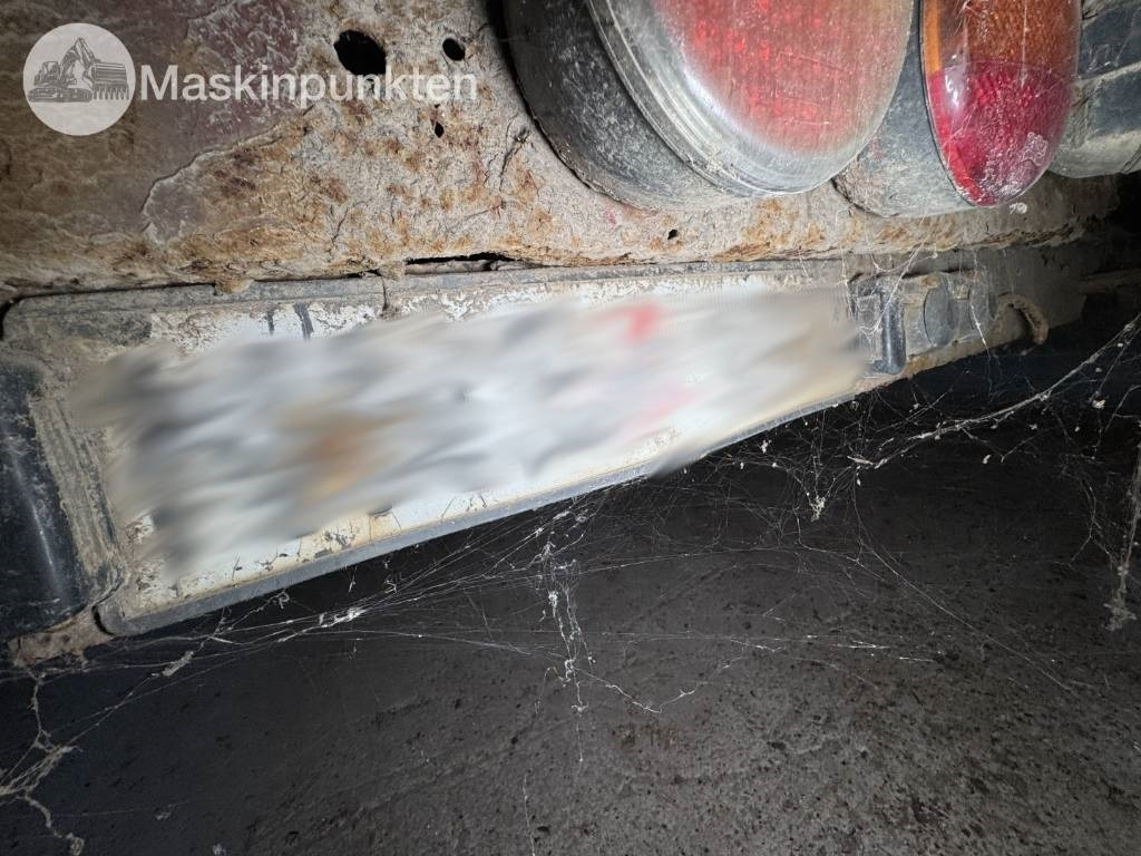 Broshuis E-2190 - Pótkocsi mélybölcsős: 4 kép. Broshuis E-2190 - Pótkocsi mélybölcsős: 4 kép.