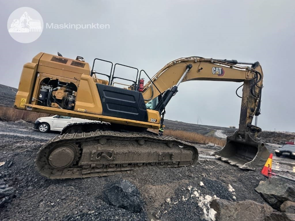 CAT 352 - Lánctalpas kotró: 4 kép. CAT 352 - Lánctalpas kotró: 4 kép.