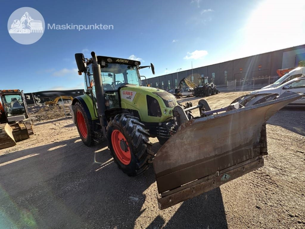 Claas Arion 410  - Traktor: 2 kép. Claas Arion 410  - Traktor: 2 kép.