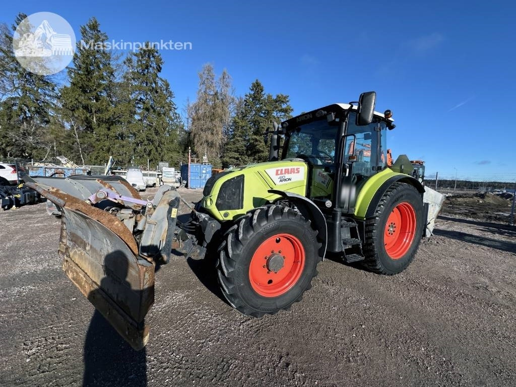 Claas Arion 410 - Traktor: 4 kép. Claas Arion 410 - Traktor: 4 kép.