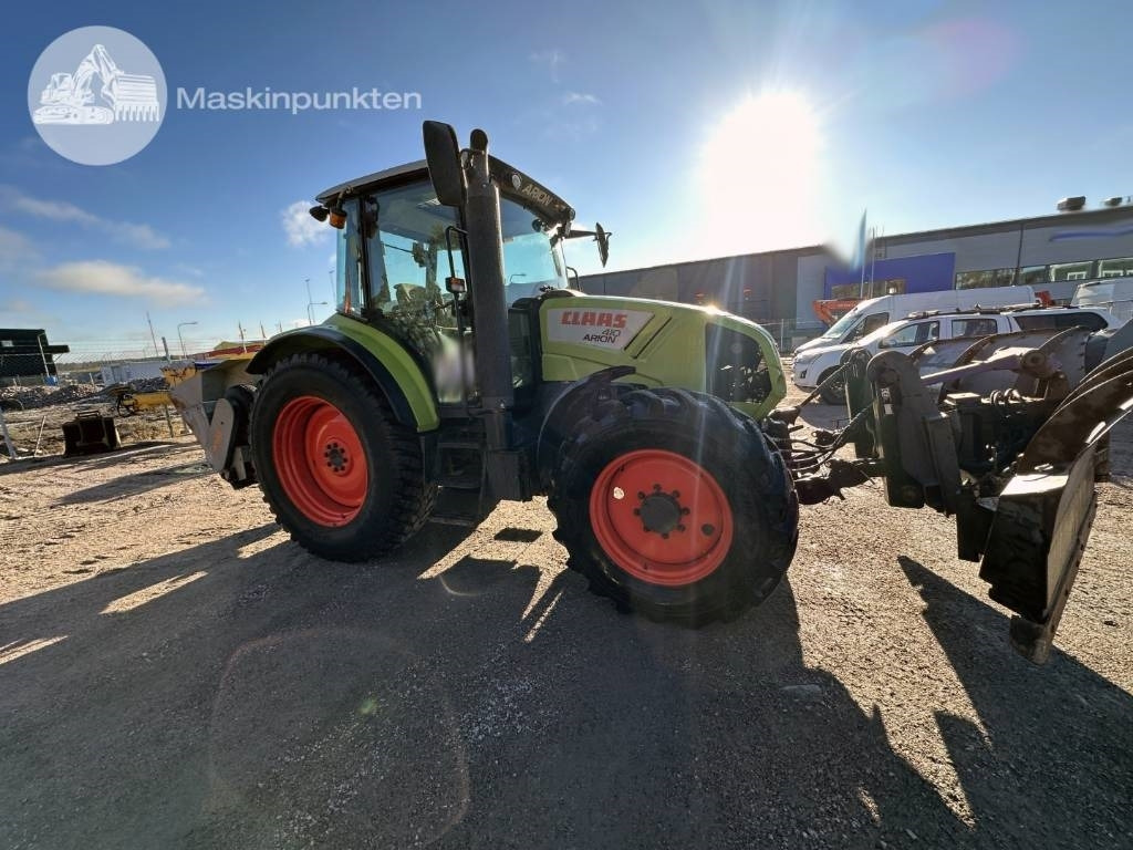 Claas Arion 410 - Traktor: 1 kép. Claas Arion 410 - Traktor: 1 kép.