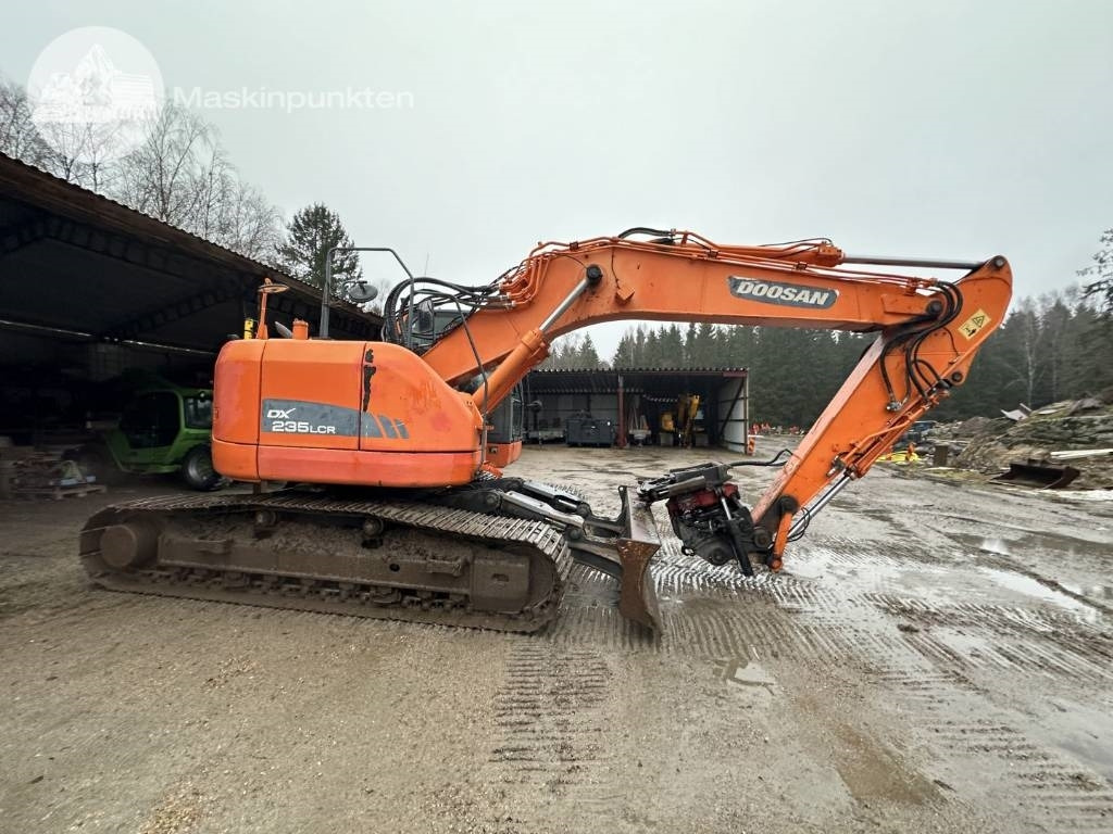 Doosan DX 235 LCR - Lánctalpas kotró: 5 kép. Doosan DX 235 LCR - Lánctalpas kotró: 5 kép.