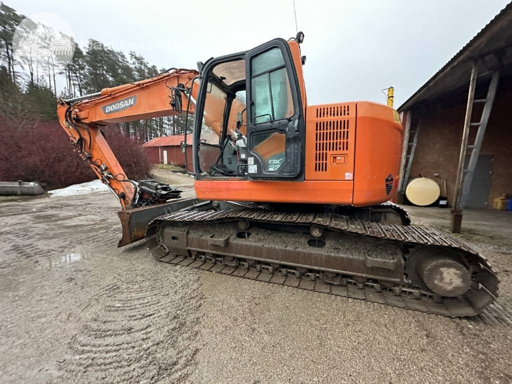 Doosan DX 235 LCR - Lánctalpas kotró: 2 kép. Doosan DX 235 LCR - Lánctalpas kotró: 2 kép.