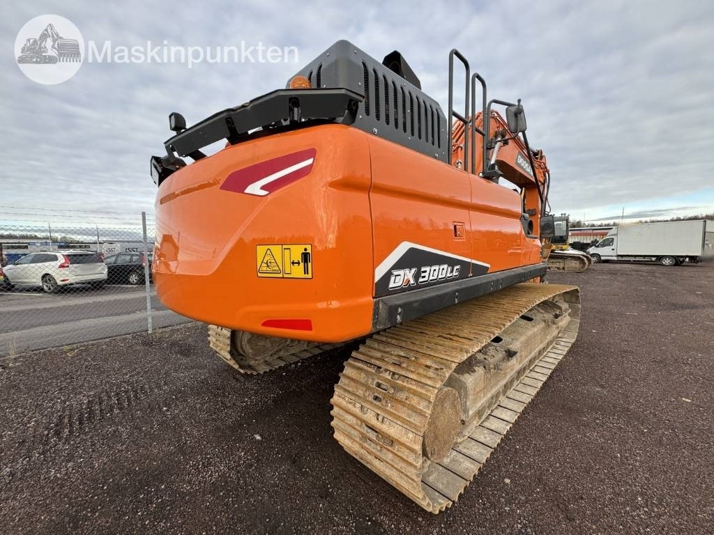 Doosan DX 300 LC - Lánctalpas kotró: 4 kép. Doosan DX 300 LC - Lánctalpas kotró: 4 kép.