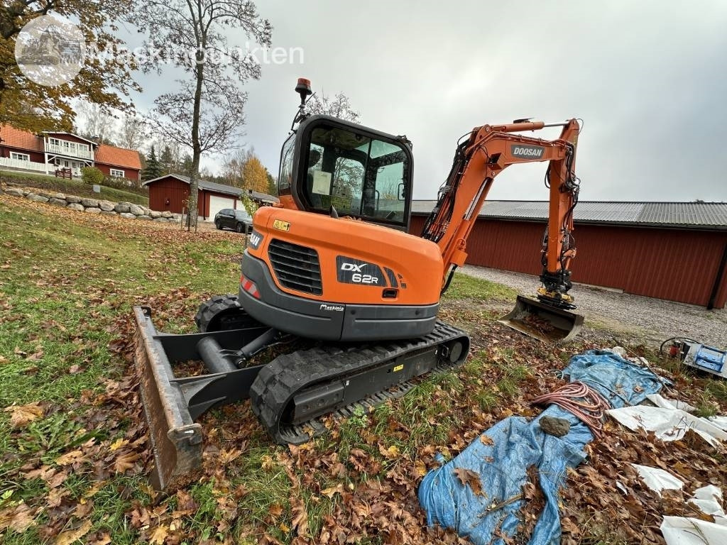 Doosan DX 62 R - Minikotró: 4 kép. Doosan DX 62 R - Minikotró: 4 kép.