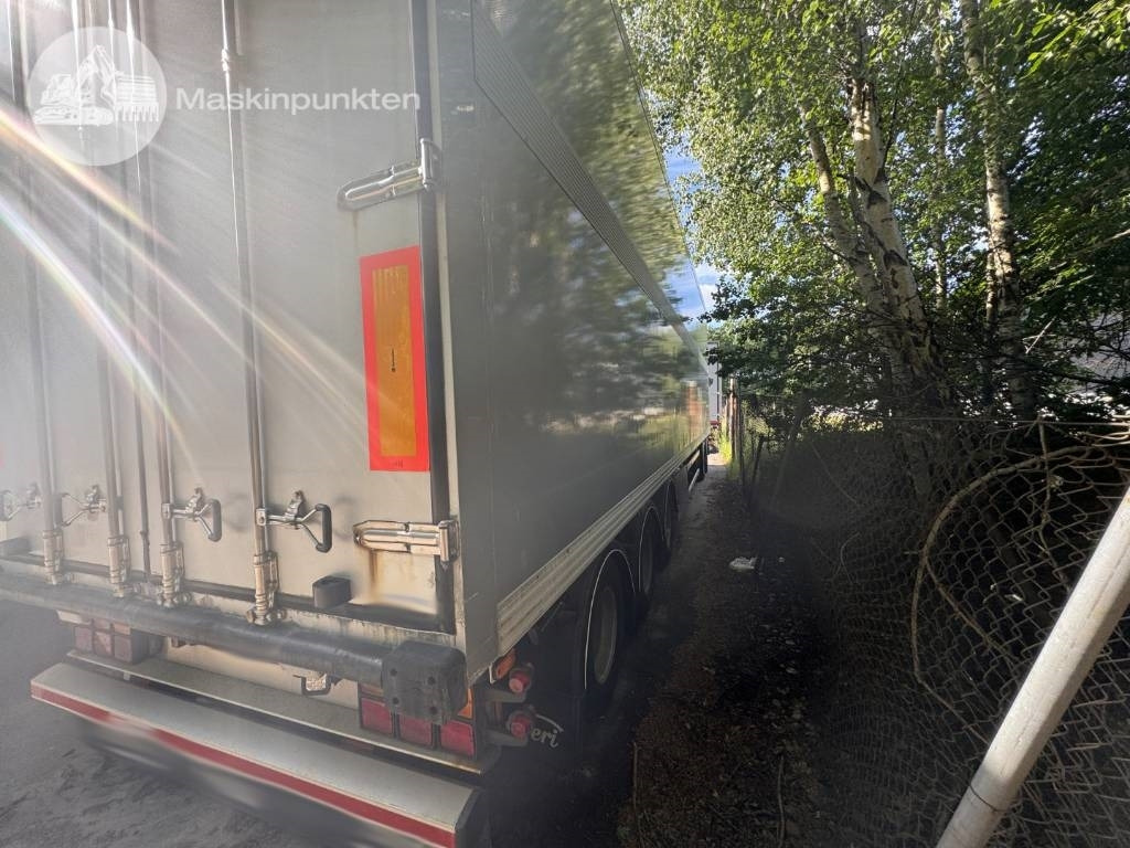 Ekeri L5  - Pótkocsi dobozos: 4 kép. Ekeri L5  - Pótkocsi dobozos: 4 kép.