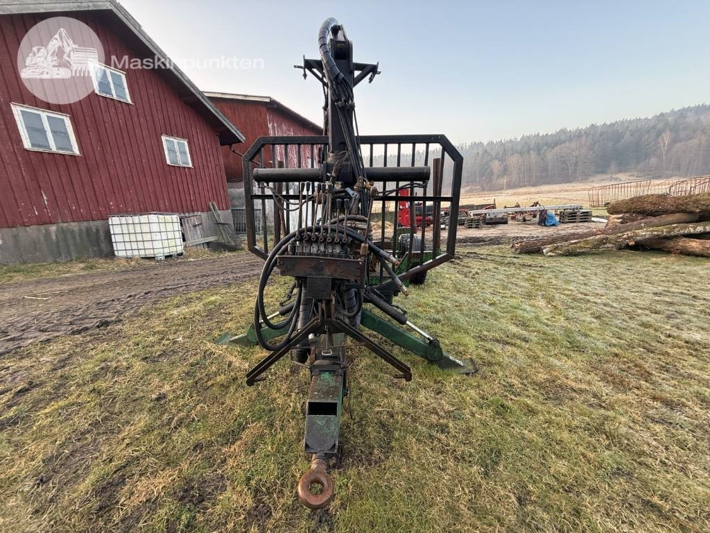 Farma FMW 11-7.5 Skogskärra - Mezőgazdasági pótkocsi: 4 kép. Farma FMW 11-7.5 Skogskärra - Mezőgazdasági pótkocsi: 4 kép.