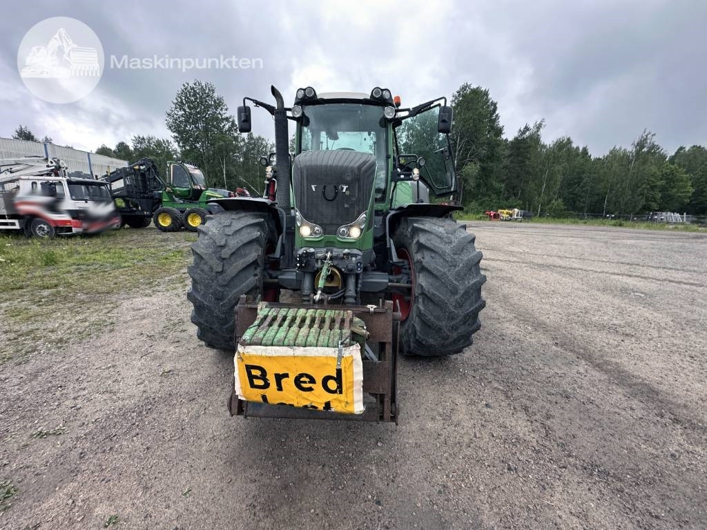 Fendt 824 Vario - Traktor: 3 kép. Fendt 824 Vario - Traktor: 3 kép.