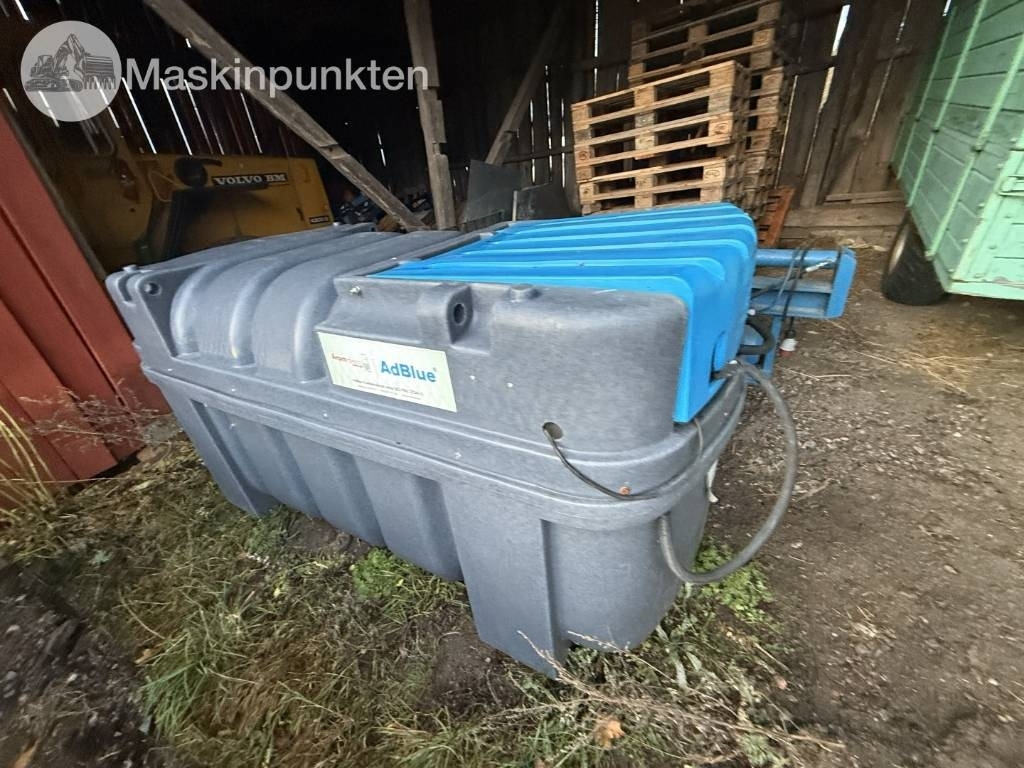 Fortis Ad-Blue tank - AdBlue tartály - Teherautó: 4 kép. Fortis Ad-Blue tank - AdBlue tartály - Teherautó: 4 kép.