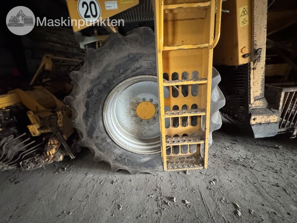 Kombájn Franz Kliene: 9 kép. Kombájn Franz Kliene: 9 kép.