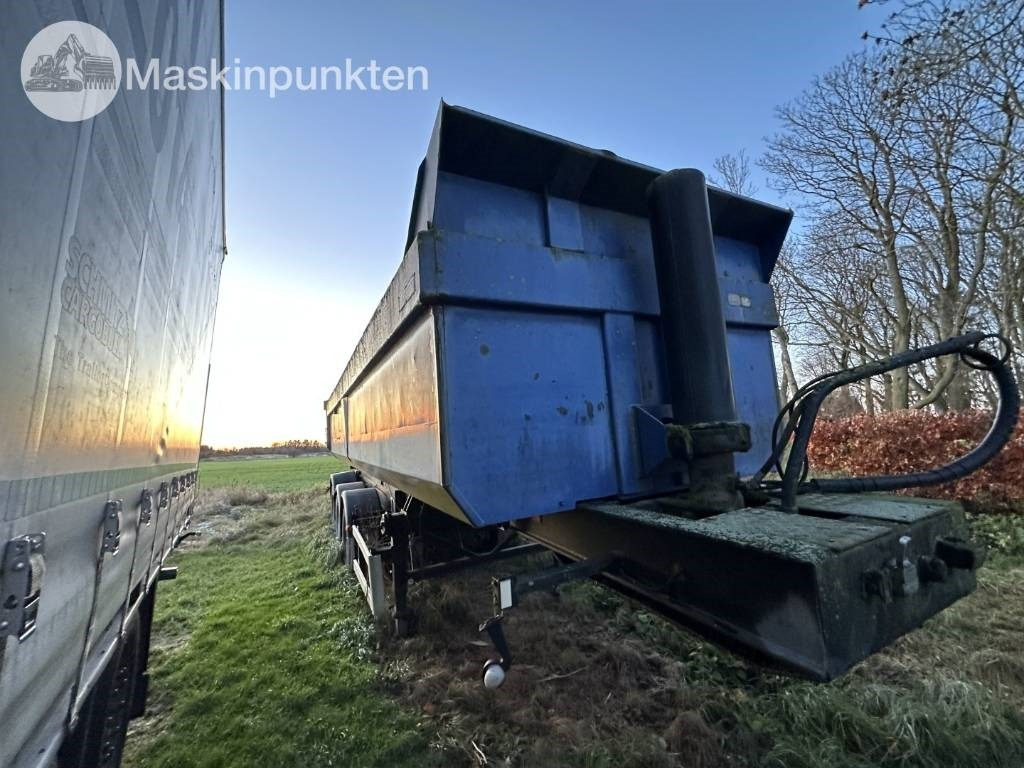 Härryda STHFB 420 N Tipptrailer - Pótkocsi billenőplatós: 3 kép. Härryda STHFB 420 N Tipptrailer - Pótkocsi billenőplatós: 3 kép.