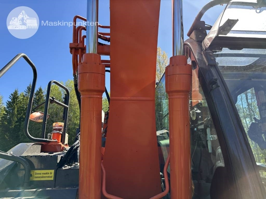 Hitachi ZX 135 US-6  lízing Hitachi ZX 135 US-6: 47 kép.