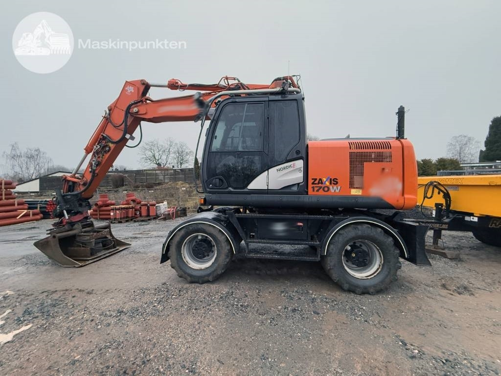Hitachi ZX 170 W-5 B - Gumikerekes kotró: 1 kép. Hitachi ZX 170 W-5 B - Gumikerekes kotró: 1 kép.