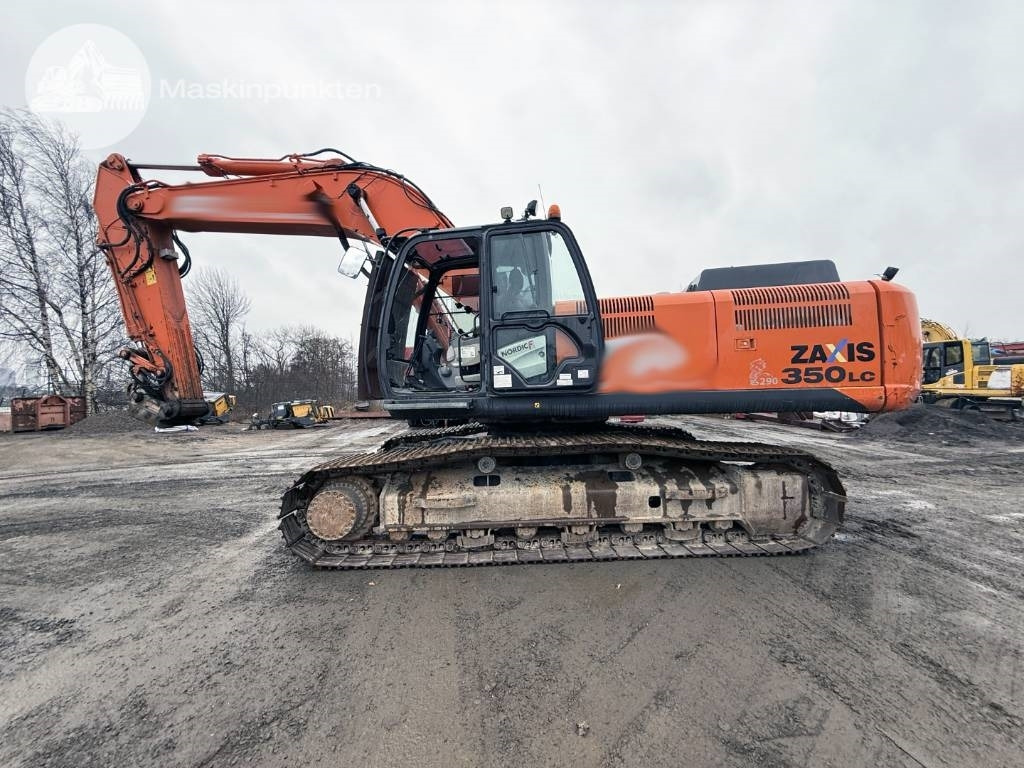 Hitachi ZX 350 LC-5 B - Lánctalpas kotró: 2 kép. Hitachi ZX 350 LC-5 B - Lánctalpas kotró: 2 kép.