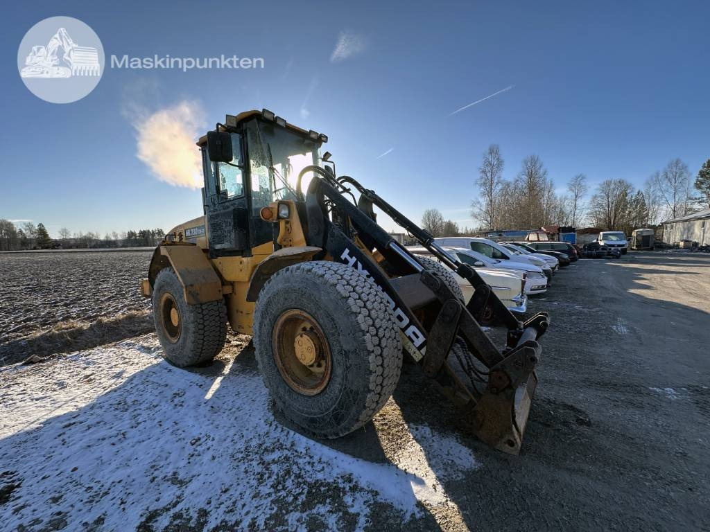 Hyundai HL 730 TM-7 - Gumikerekes homlokrakodó: 1 kép. Hyundai HL 730 TM-7 - Gumikerekes homlokrakodó: 1 kép.