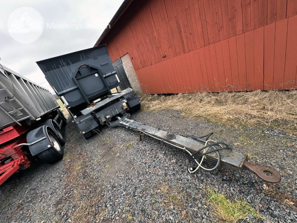 Istrail PKE-186/8B - Multiliftes/ Konténerszállító pótkocsi: 2 kép. Istrail PKE-186/8B - Multiliftes/ Konténerszállító pótkocsi: 2 kép.
