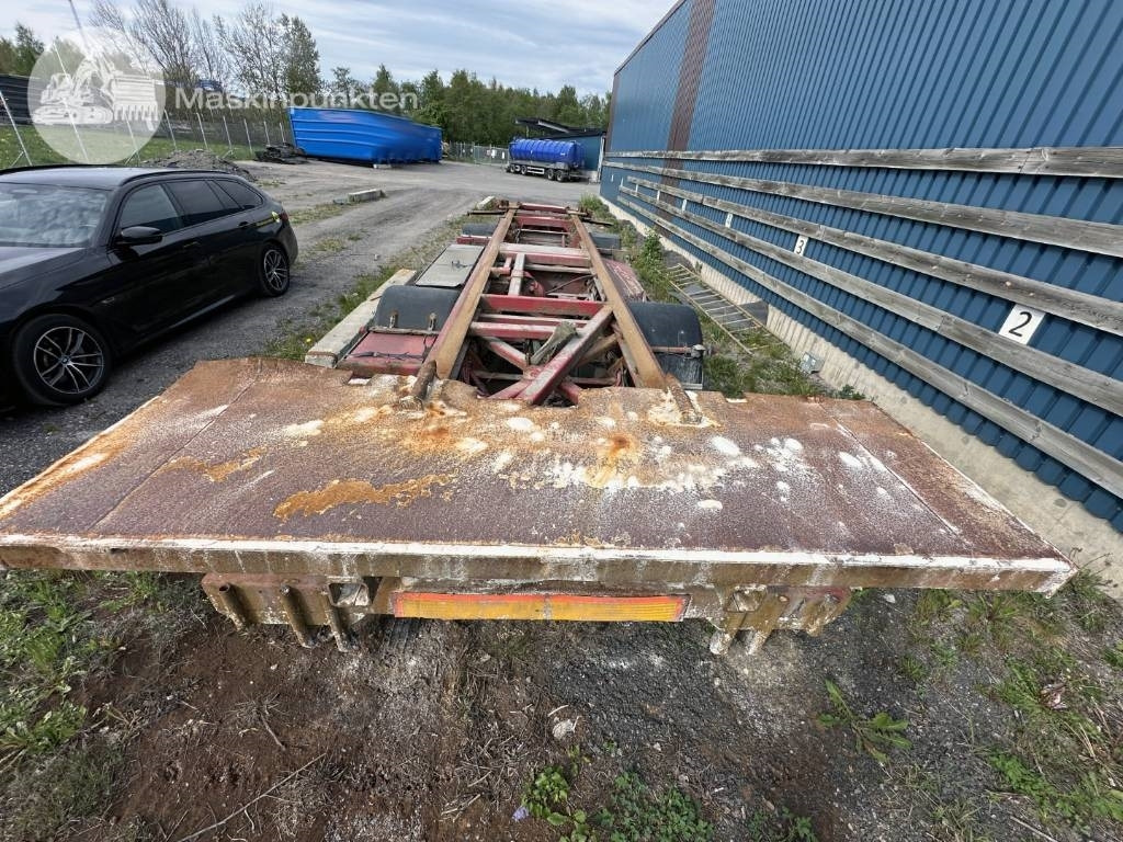 Istrail PKW 186 - Multiliftes/ Konténerszállító pótkocsi: 5 kép. Istrail PKW 186 - Multiliftes/ Konténerszállító pótkocsi: 5 kép.