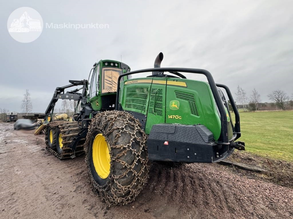 John Deere 1470 G - Fakitermelő gép: 3 kép. John Deere 1470 G - Fakitermelő gép: 3 kép.