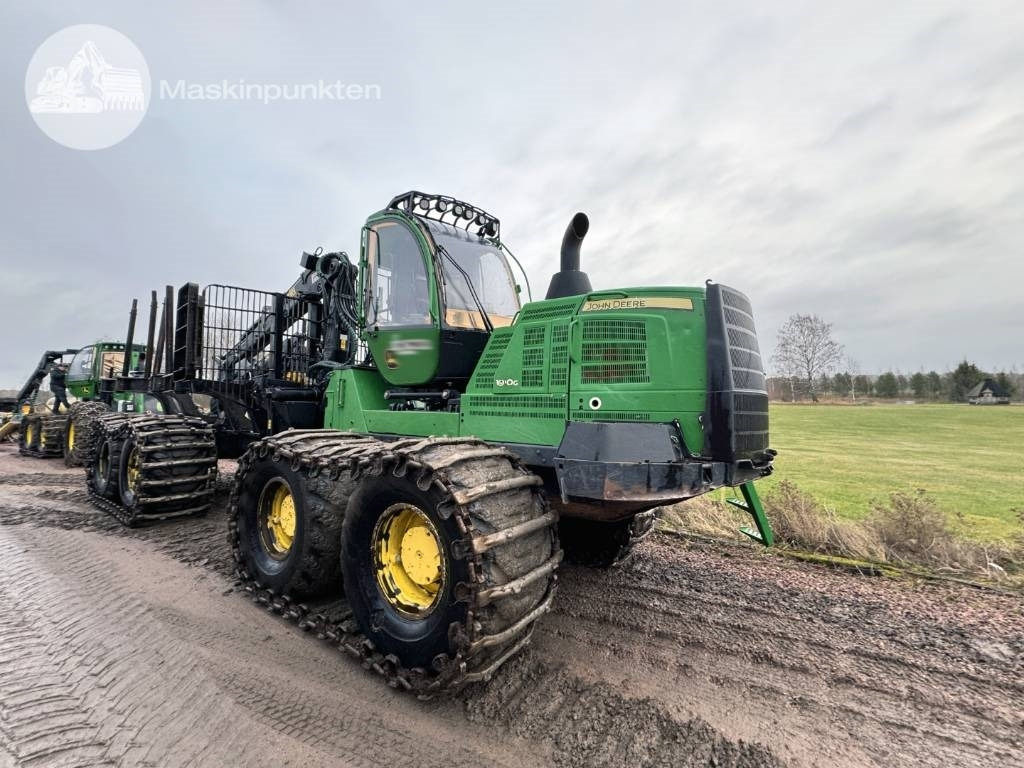 John Deere 1910 G - Kihordó: 2 kép. John Deere 1910 G - Kihordó: 2 kép.