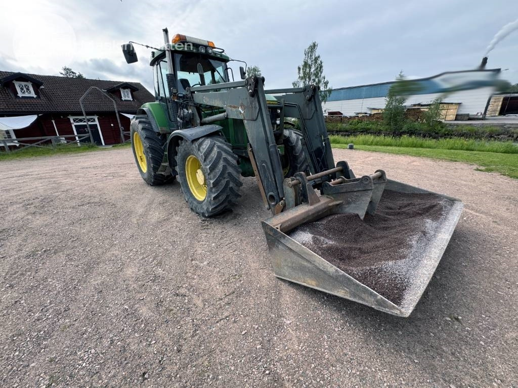 John Deere 7600 - Traktor: 1 kép. John Deere 7600 - Traktor: 1 kép.