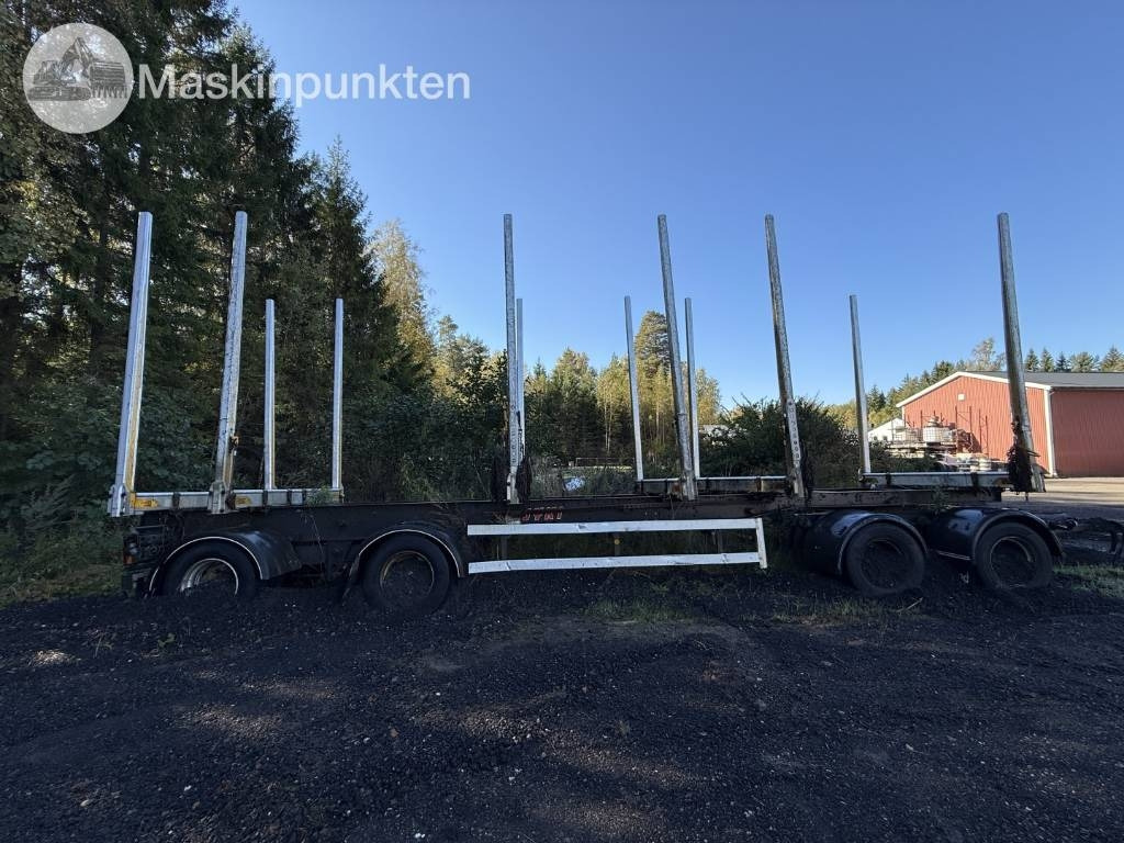 Jyki V 42 T0 - Rönkszállító pótkocsi: 1 kép. Jyki V 42 T0 - Rönkszállító pótkocsi: 1 kép.