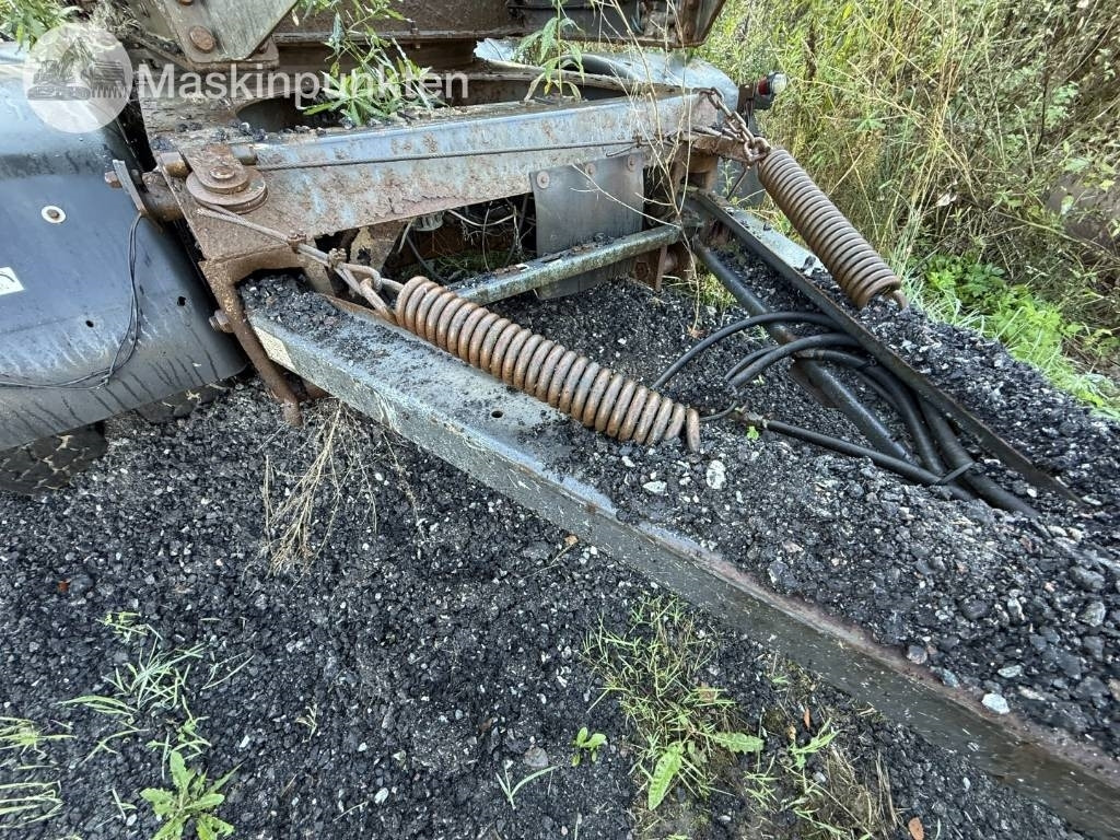 Jyki V 42 T0 - Rönkszállító pótkocsi: 5 kép. Jyki V 42 T0 - Rönkszállító pótkocsi: 5 kép.