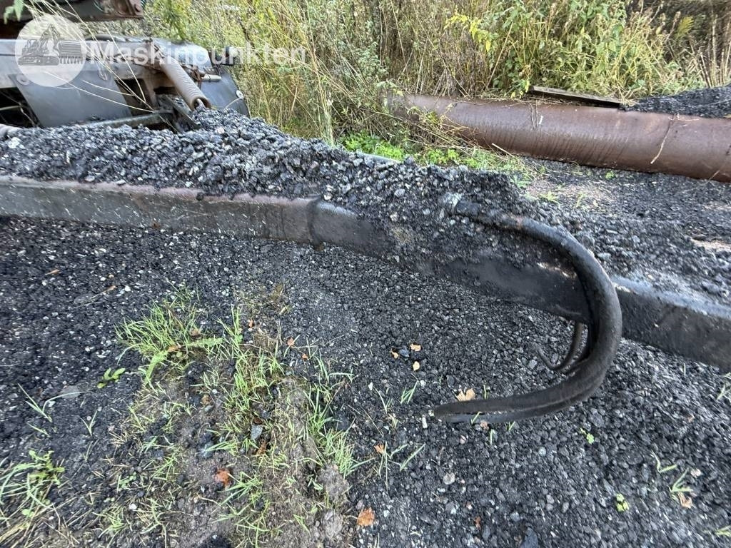 Jyki V 42 T0 - Rönkszállító pótkocsi: 4 kép. Jyki V 42 T0 - Rönkszállító pótkocsi: 4 kép.