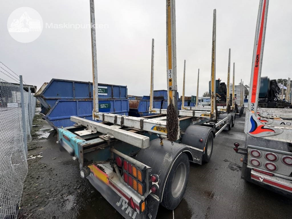 Jyki V 42 T0 - Rönkszállító pótkocsi: 4 kép. Jyki V 42 T0 - Rönkszállító pótkocsi: 4 kép.