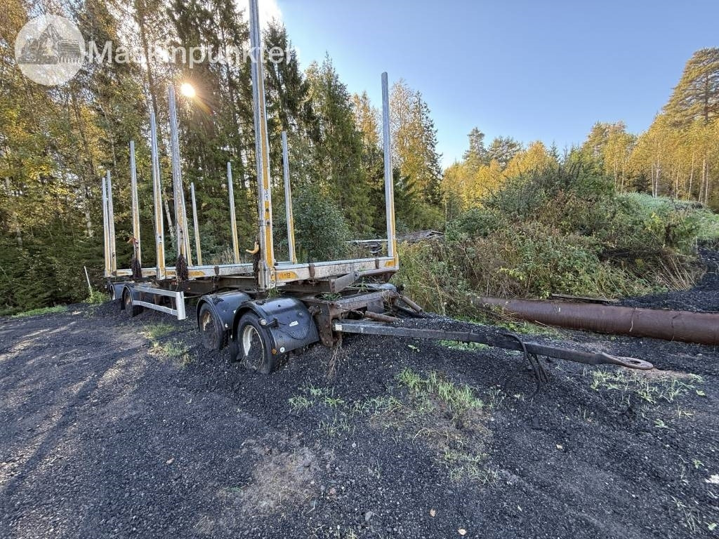 Jyki V 42 T0 - Rönkszállító pótkocsi: 2 kép. Jyki V 42 T0 - Rönkszállító pótkocsi: 2 kép.