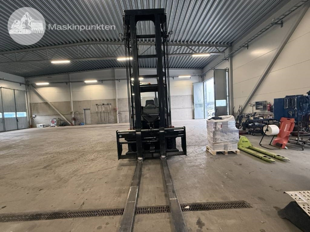 Kalmar DCE 80-6 - Dízel targonca: 3 kép. Kalmar DCE 80-6 - Dízel targonca: 3 kép.