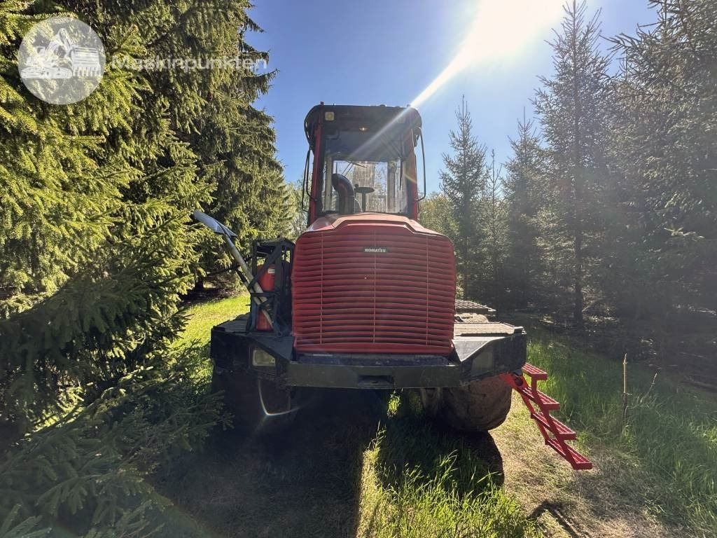 Komatsu 845 - Kihordó: 3 kép. Komatsu 845 - Kihordó: 3 kép.