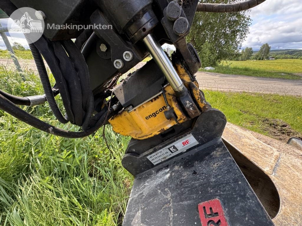 Minikotró Komatsu PC 26 MR: 49 kép.