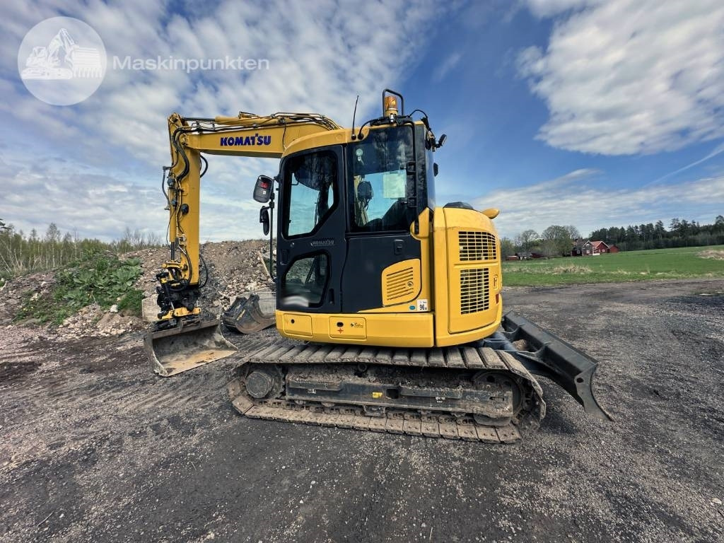 Komatsu PC 78 US-11 E0 - Minikotró: 2 kép. Komatsu PC 78 US-11 E0 - Minikotró: 2 kép.